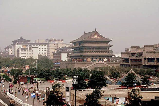 折疊絲路x馬巖松｜我們的城市和建筑不應(yīng)該是復(fù)制傳統(tǒng)、復(fù)制西方，那它應(yīng)該是什么？ (6).jpg