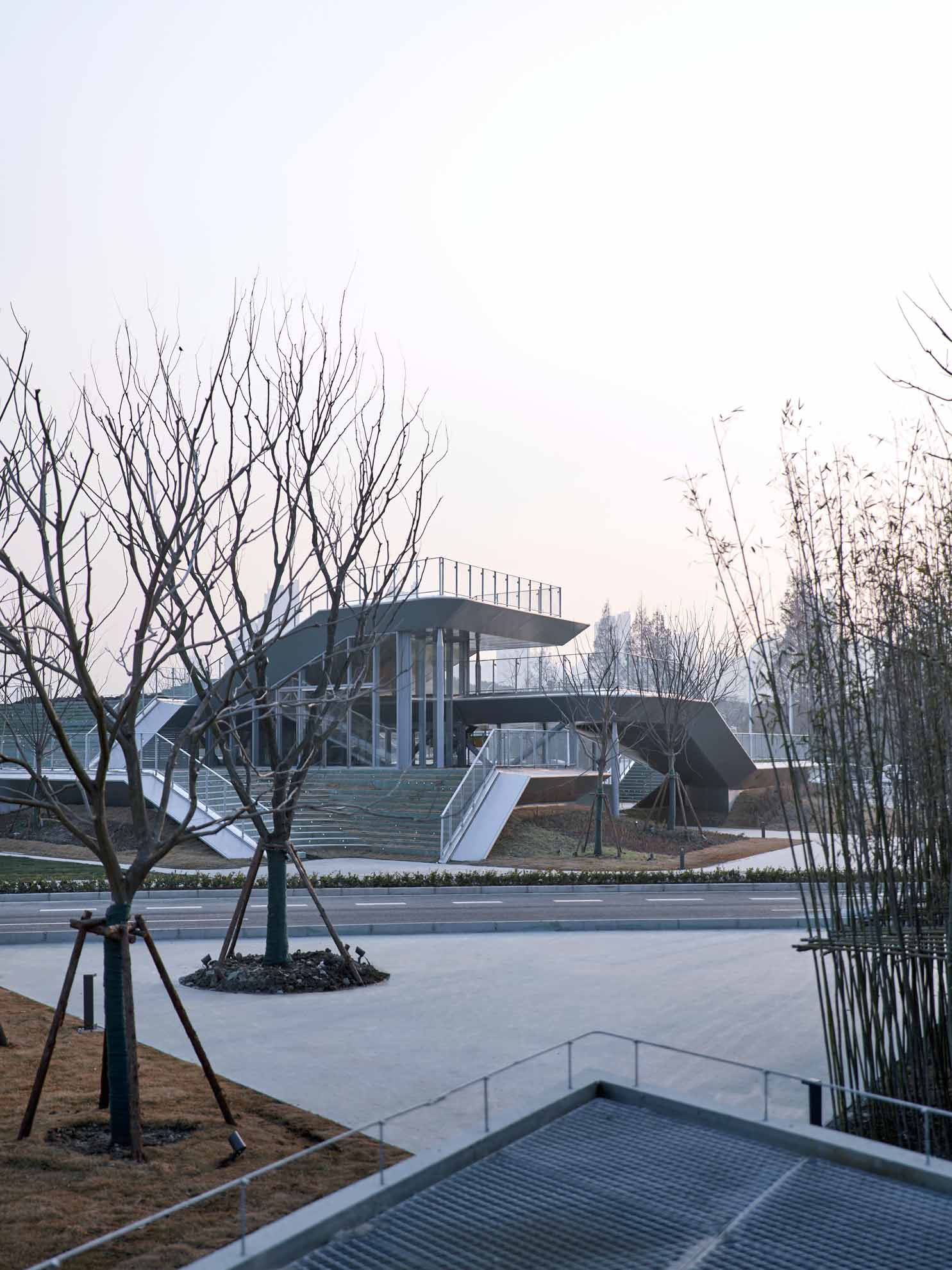 11_菱形單元整合各風(fēng)亭組，Diamond-shaped unit integrating ventilation shafts. &nbsp;?同濟(jì)原作設(shè)計(jì)工作室.jpg