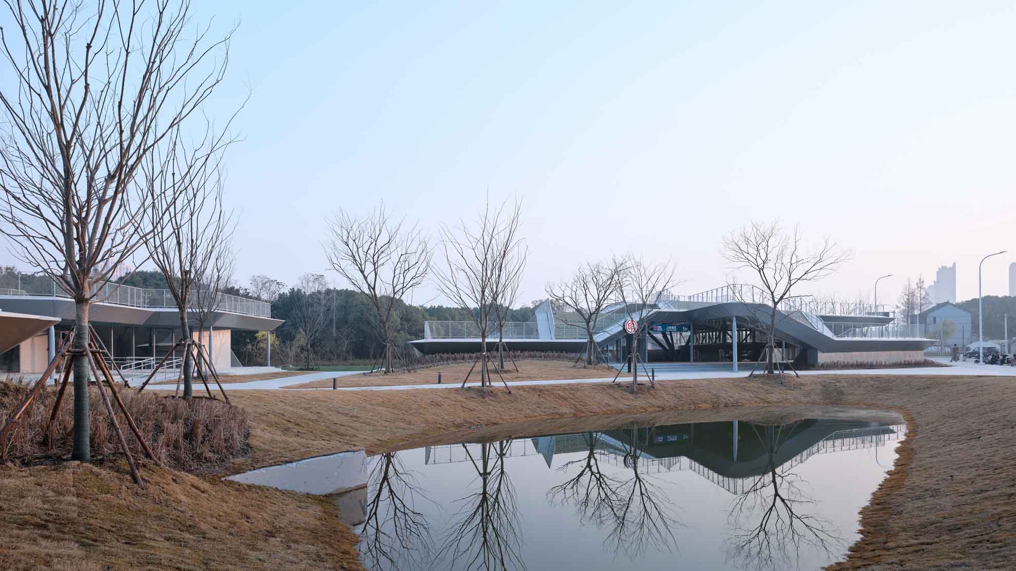 18_水景與林徑，Water features and forest paths. &nbsp;&nbsp;?章魚見(jiàn)筑.jpg