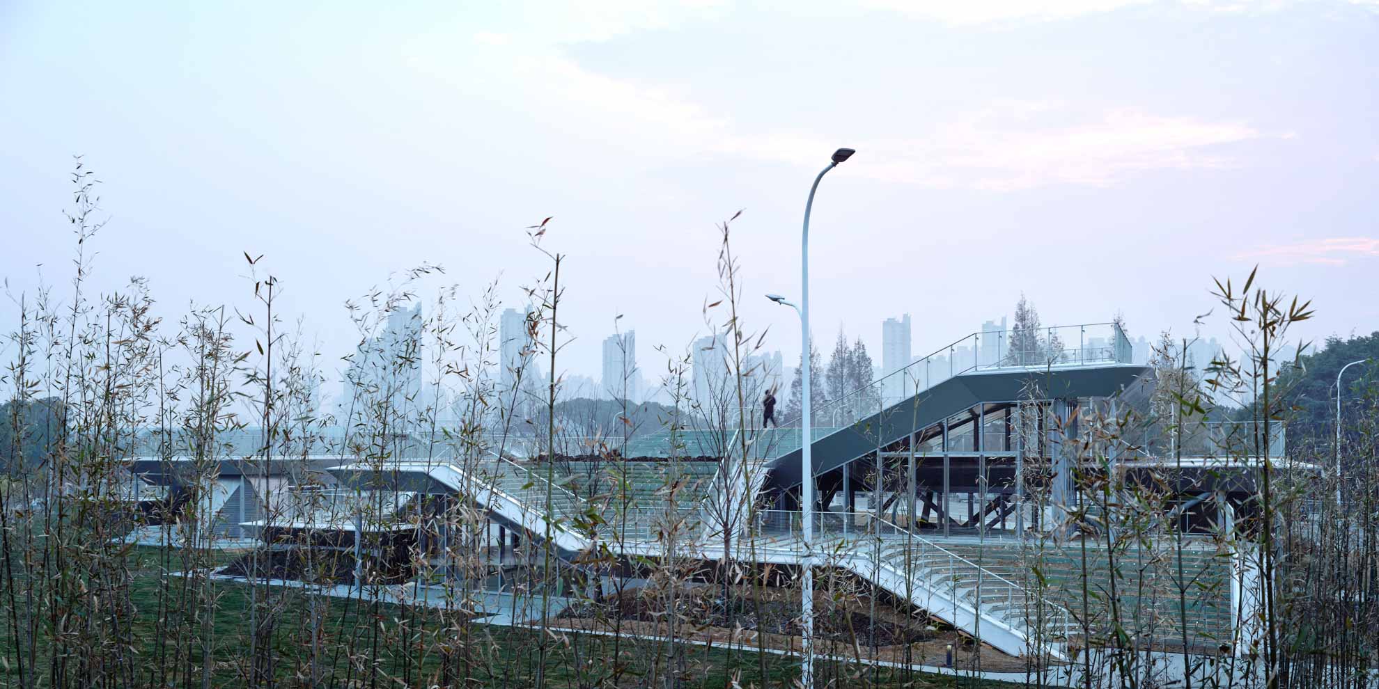 24_懸浮于林海之間，Islands floating between the trees. &nbsp;?章魚見(jiàn)筑.jpg