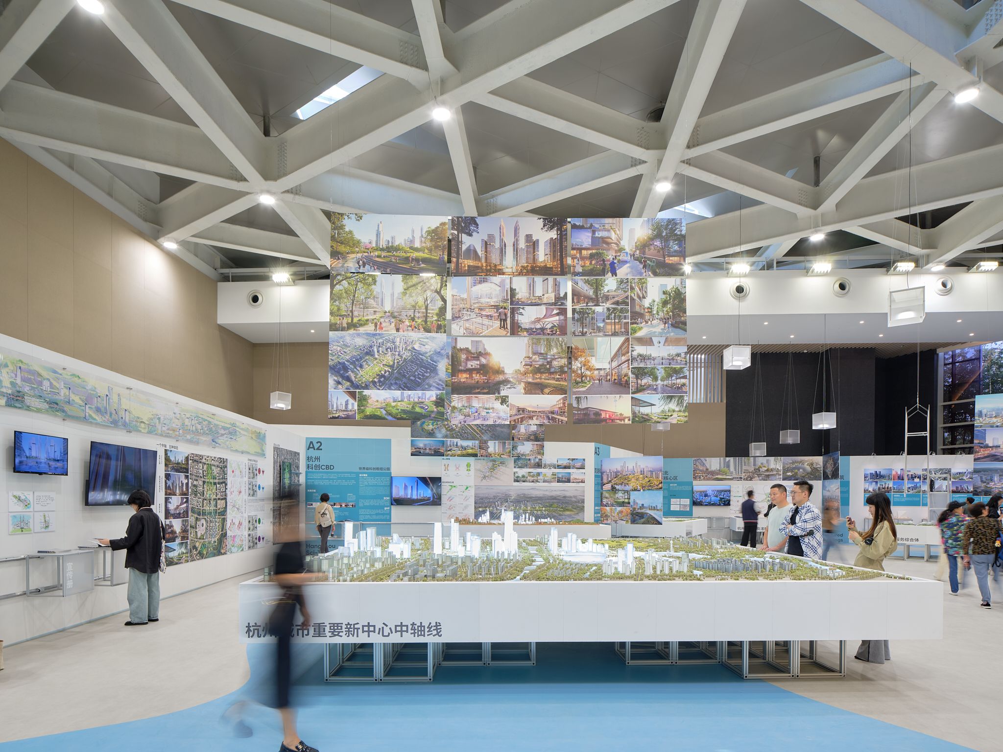 圖1 主展廳核心區(qū)域，central exhibition hub ?梅可嘉.jpg