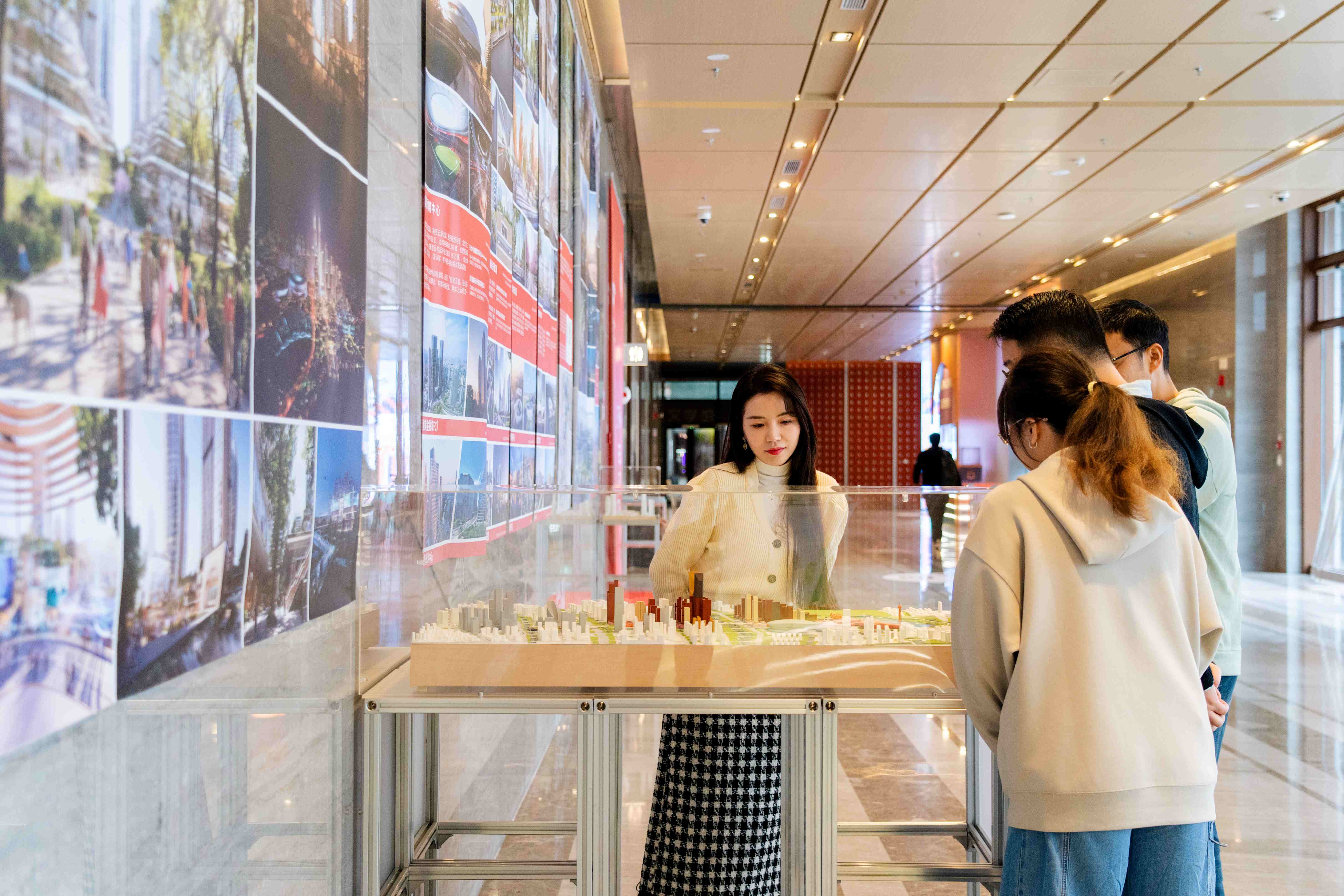 圖28 展覽互動，Exhibition Interaction ?王一博.jpg