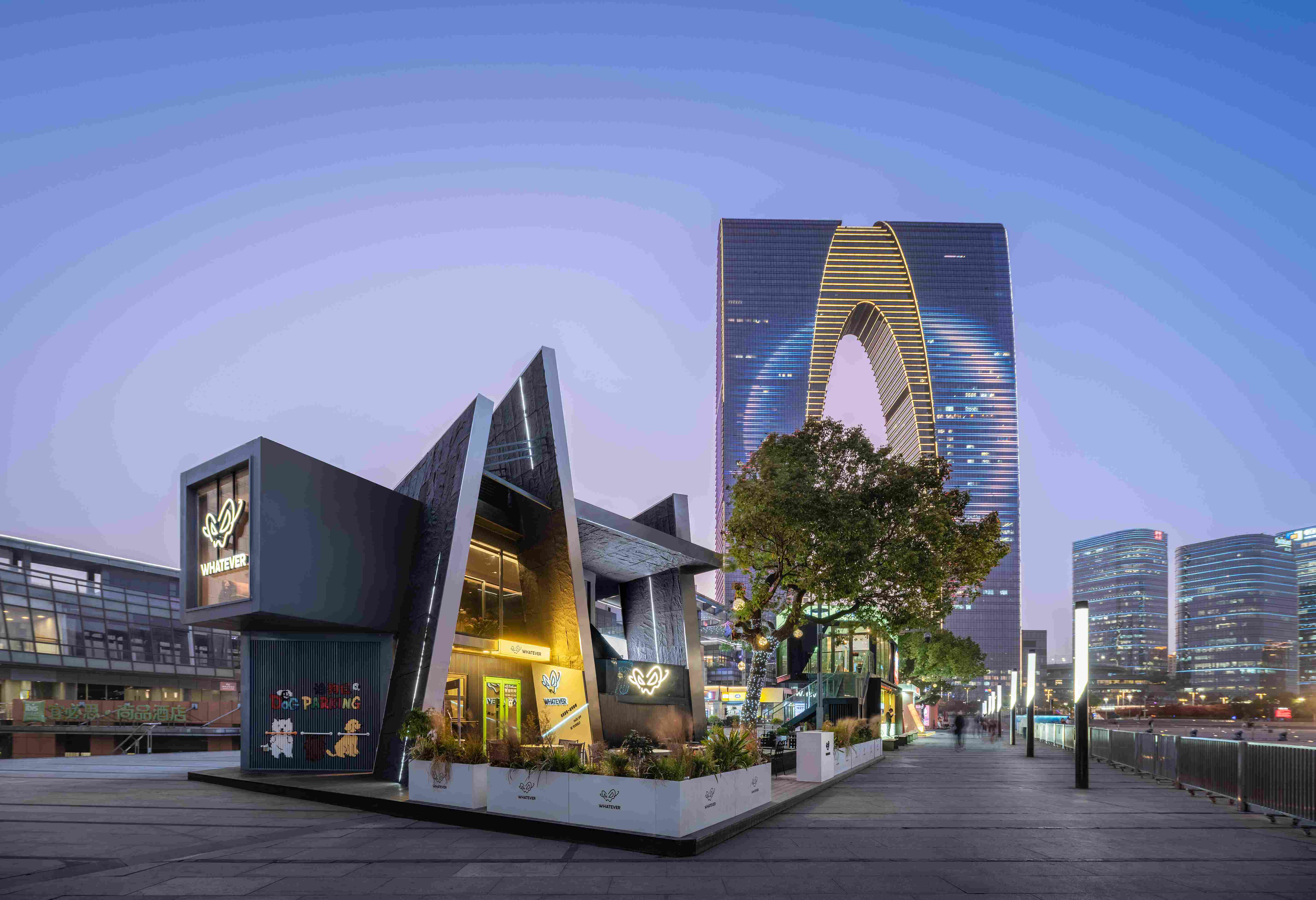 東南立面夜景，south-east elevation (night view) ?王尚_8.jpg