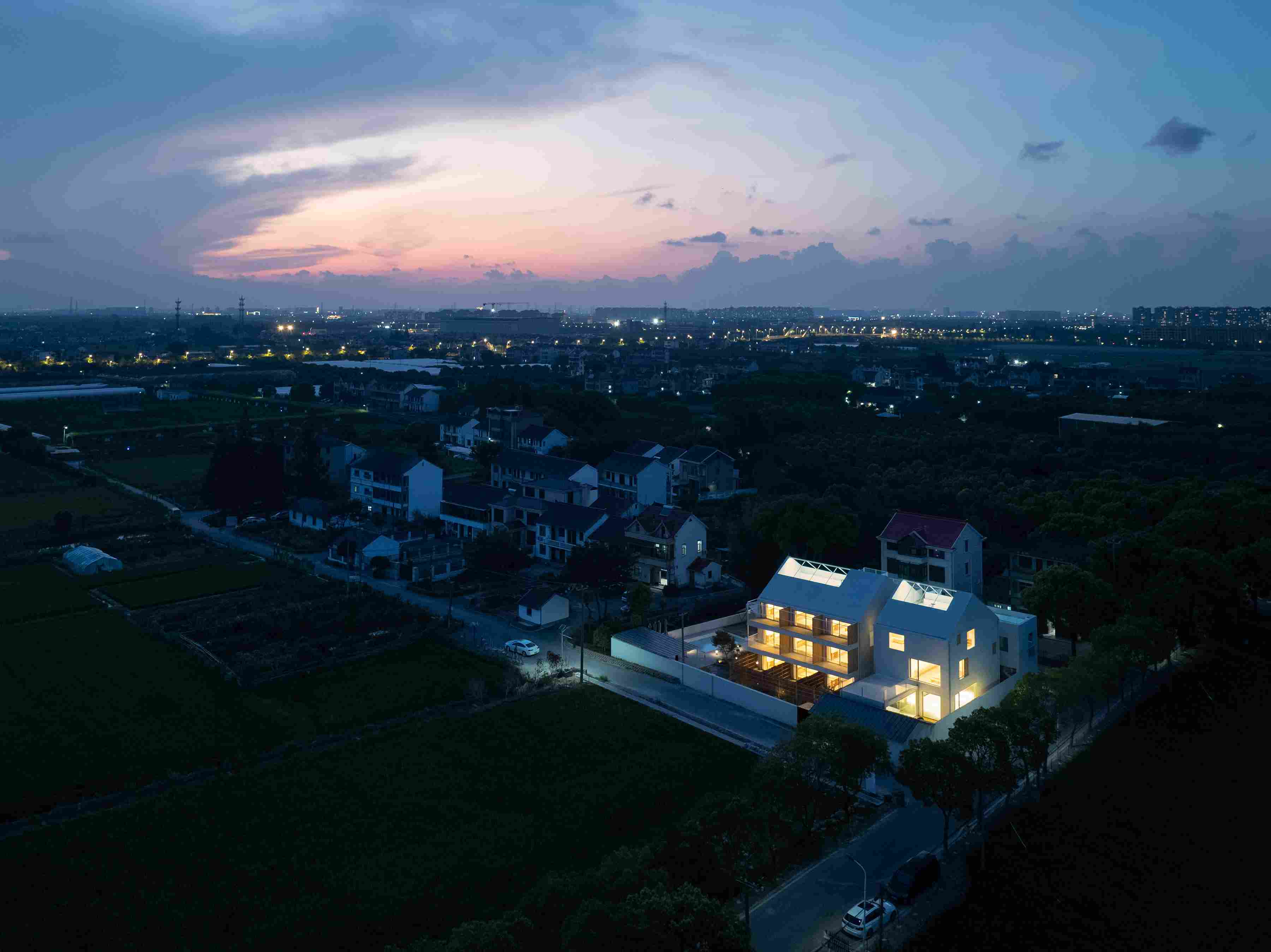 1770014610890855gdII.jpg 09_Guesthouse in the Serene Night 夜幕下的民宿更顯寂靜_9.jpg