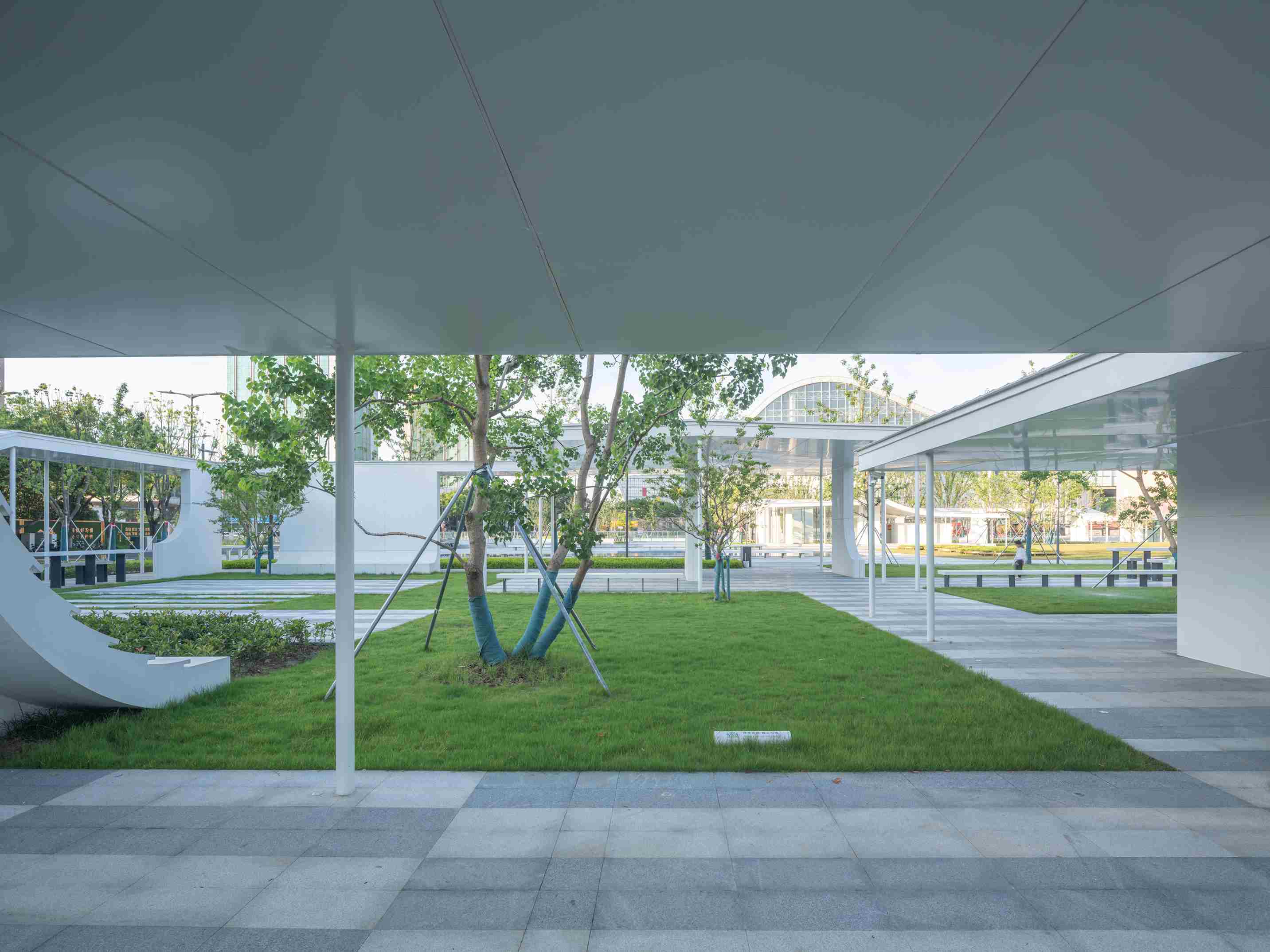 17701918969334718OWt.jpg 14 遮蔽的空間 The sheltered space ?田方方 Fangfang Tian_6.jpg