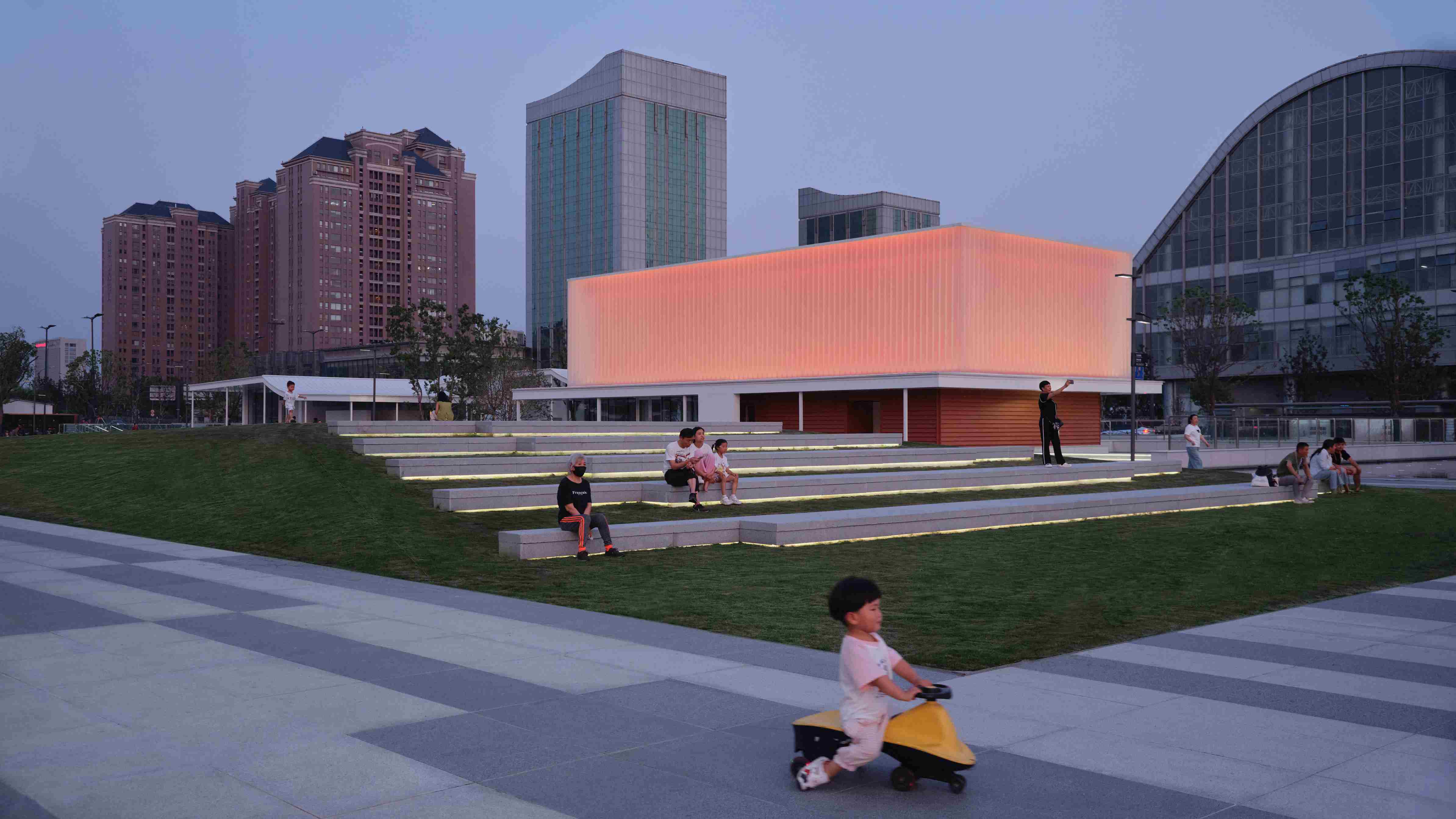 1770191913957327ubBc.jpg 17 被使用的廣場 A plaza for use ?劉章悅 Zhangyue Liu_9.jpg