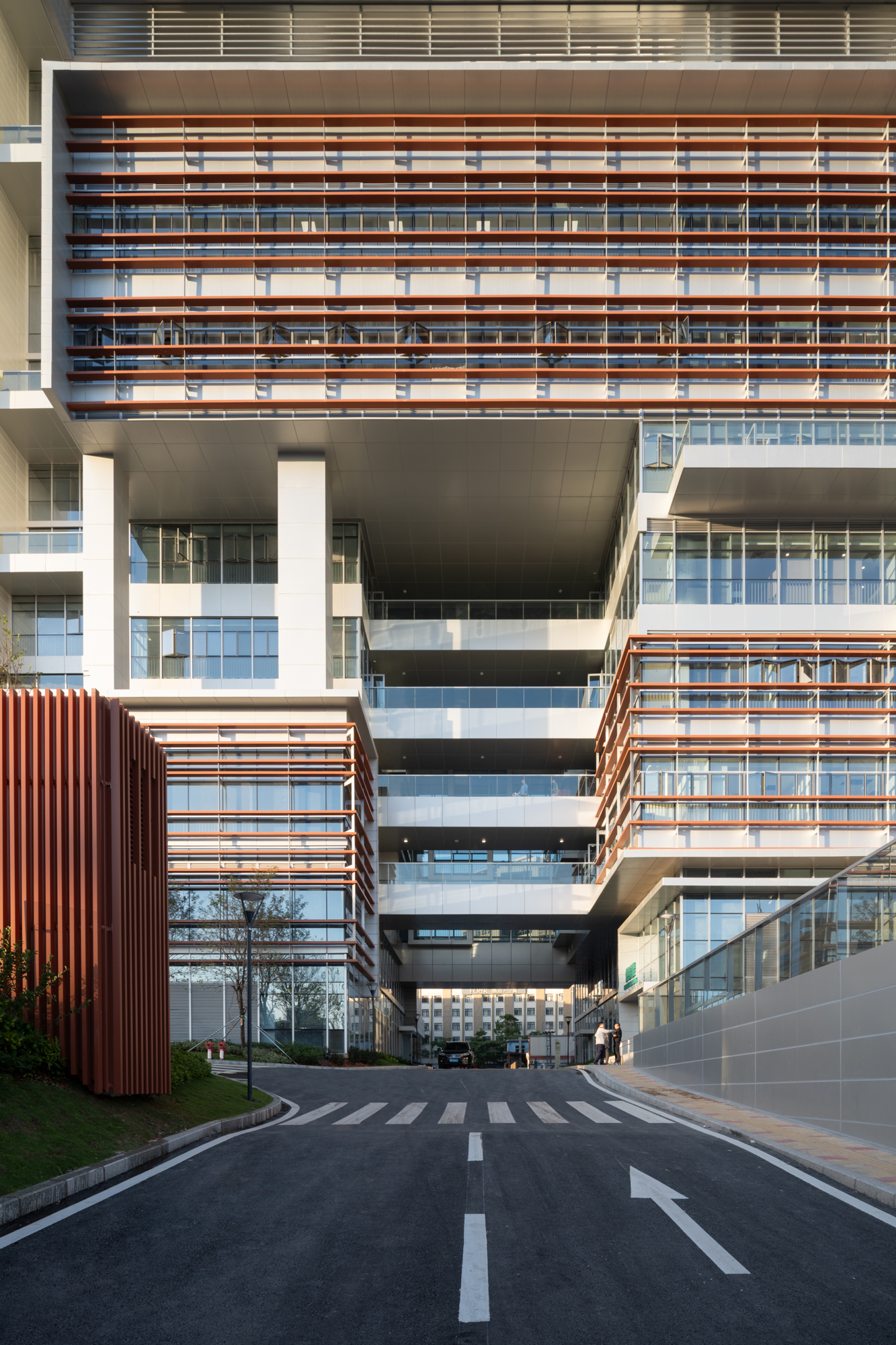 07 Shenzhen People’s Hospital Longhua Branch ?Perkins&Will ?Right Angle Image.JPG